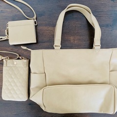 【美品】ハローキティバッグ3点セットの画像