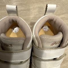 ASICS ベビーシューズ 13.5サイズ ホワイトの画像