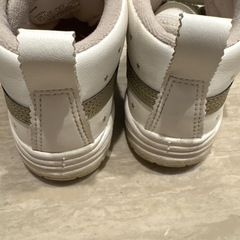 ASICS ベビーシューズ 13.5サイズ ホワイトの画像