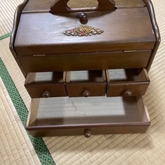 木製 ソーイングボックスの画像