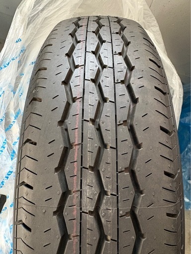 ハイエース新車外し　タイヤ付きホイール   195/80R15