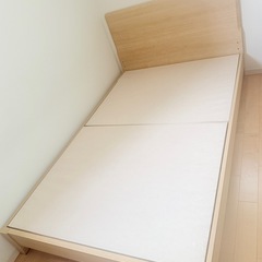 セミダブルベッドフレームの画像