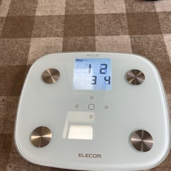 エレコムの体重体組成計（HELO HCS-FS02シリーズ）中古品(美品)の画像