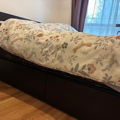 ダブルベッド　フレームの画像