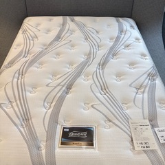 クイーンベッドセットの画像