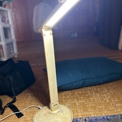 暗い時役に立ちました！電気スタンド　これも3月27日までに売りたい！売らせてください！の画像