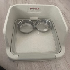 小型犬用餌入れとゲージ　
の画像