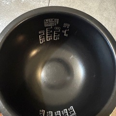 炊飯器（3号炊き・アイリスオーヤマ）の画像