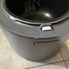 炊飯器（3号炊き・アイリスオーヤマ）の画像