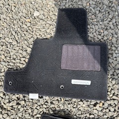 セレナ　マット　純正の画像