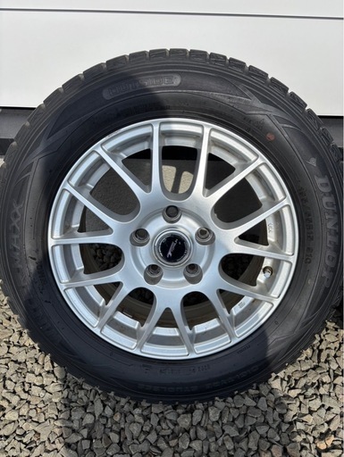 セレナ　ホイール付きタイヤ　C27 スタッドレス