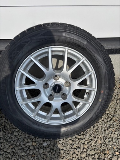 セレナ　ホイール付きタイヤ　C27 スタッドレス