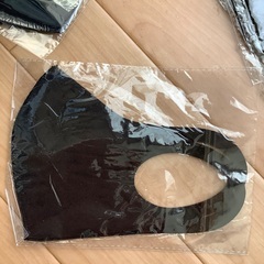 ブラック　マスクの画像