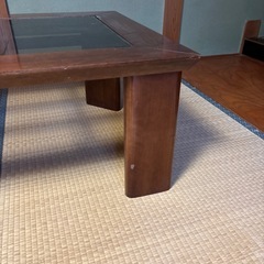 ガラステーブルの画像