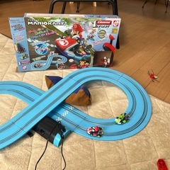 マリオカートのおもちゃ電池で動きます。の画像