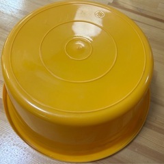 たらい タライ　桶 おけ　昭和レトロ ポップ プラスチック 黄色の画像