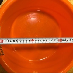 たらい タライ　桶 おけ　昭和レトロ ポップ プラスチック オレンジの画像