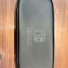 Switch本体+ケース付きの画像