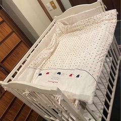  ベビーベッド　寝具付きの画像
