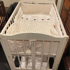  ベビーベッド　寝具付きの画像