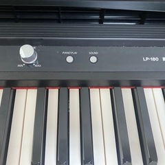 お子様の練習に◎ KORG LP-180 椅子付＋ヘッドホン付の画像
