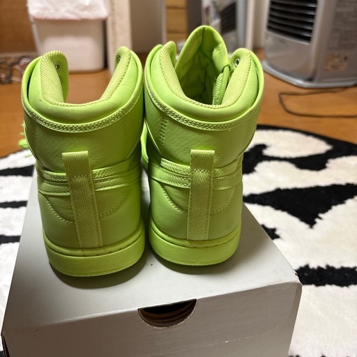 Billie Eilish × Nike Women's Air Jordan 1 High KO "Volt" ビリー・アイリッシュ × ナイキ ウィメンズ エアジョーダン1 ハイ KO "ボルト"