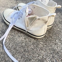 ハイカットスニーカー　22㎝　の画像