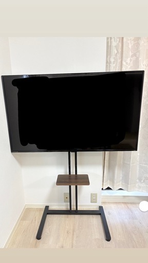 raphaie 50インチ　液晶テレビ（壁掛けテレビ台付）
