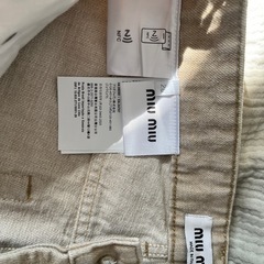 新品miumiuミュウミュウズボンの画像