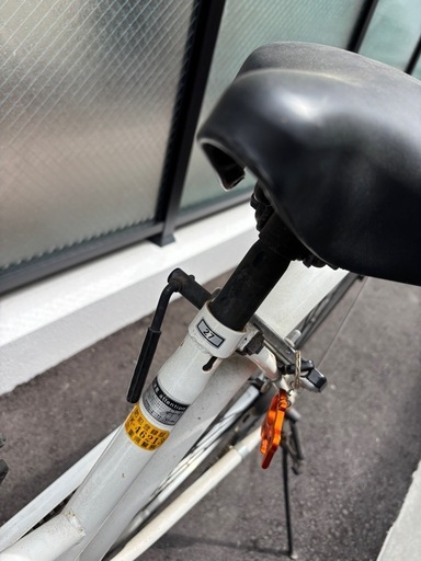 自転車 CADAROLA 27インチ ホワイト ／ カゴ・スタンド付き