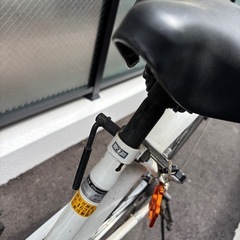 自転車 CADAROLA 27インチ ホワイト ／ カゴ・スタンド付きの画像