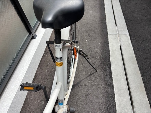 自転車 CADAROLA 27インチ ホワイト ／ カゴ・スタンド付き