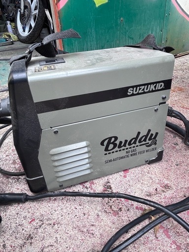半自動溶接機　　スズキッド　100v