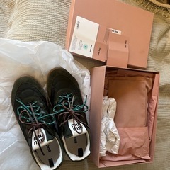 新品メンズmiumiuミュウミュウ靴　27.5の画像