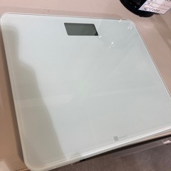 【ジモティー割】ニトリ デジタルガラス体重計（ID1957）の画像