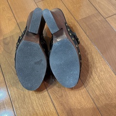 ブラック　レザー　ミュールの画像