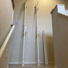 アイリスオーヤマ　突っ張り　室内物干しハンガーラックの画像