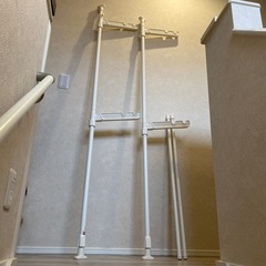 アイリスオーヤマ　突っ張り　室内物干しハンガーラックの画像