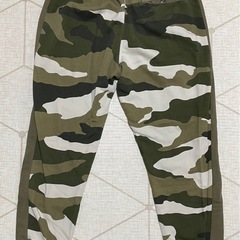 良品　ナイキ スウェットパンツ 迷彩柄の画像