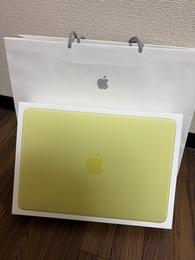 新品　定価以下　MacBook Neo 黄緑 8GB/256GB