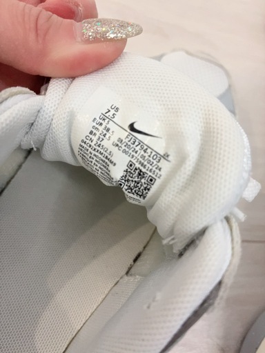 未使用に近い NIKE スニーカー 24.5cm