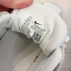 未使用に近い NIKE スニーカー 24.5cmの画像