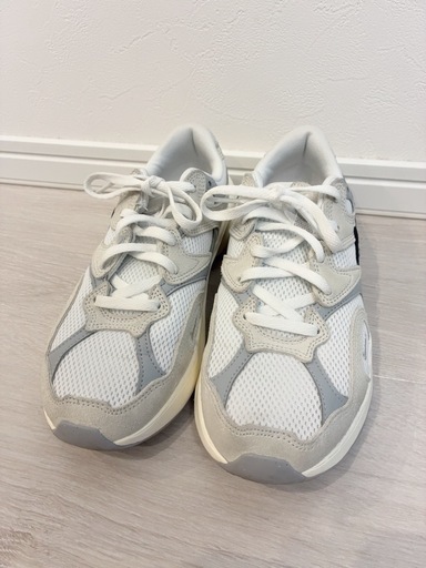 未使用に近い NIKE スニーカー 24.5cm