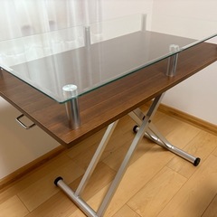 昇降式ガラステーブルの画像