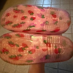 イチゴ柄長靴🍓の画像
