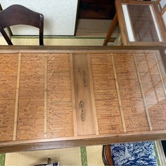 和テーブルの画像