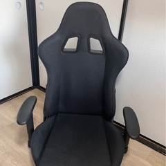 ゲーミングチェアの画像