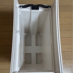 ゴミ箱 30L 両開きペダル式 1000円の画像