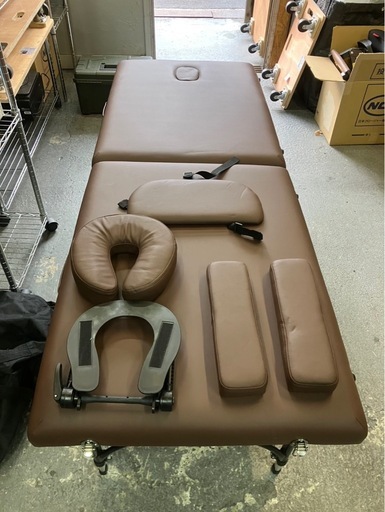 マッサージベッド　施術台