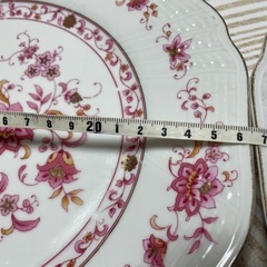 花柄のお皿の画像